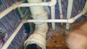 #унитазтройник Установка унитаза,тройк чугунный.