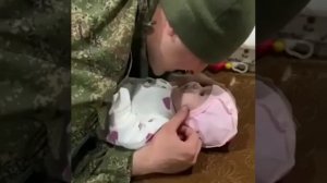 Встреча солдата со своей дочерью просто невероятные эмоции