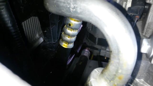 14 hyundai santa fe leak
