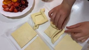 СЛОЙКИ. Простой и быстрый рецепт фруктового десерта???Выпечка из слоеного теста❤️