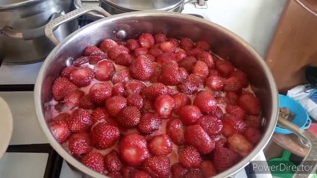 Как сварить клубничное варенье.