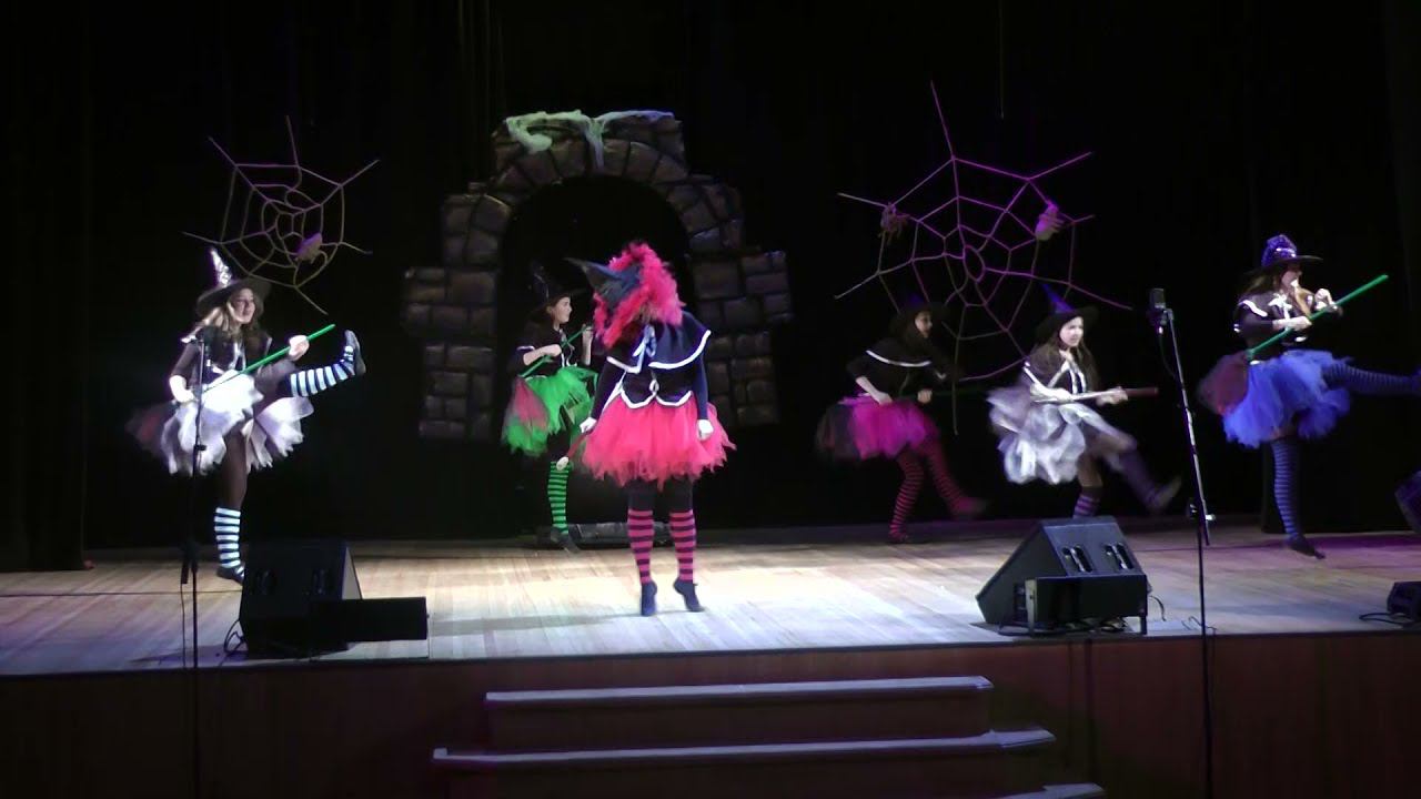 "ВСЁ НА СВЕТЕ - ЧЕПУХА" на фестивале "Парад премьер 2021". Автор и режиссёр - Людмила АРКАДОВА. смотреть онлайн