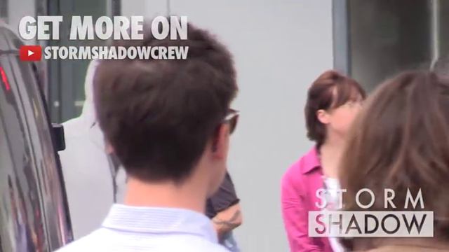 EXCLUSIVE : Paris Jackson and cousin TJ Jackson walking in the Streets of Paris смотреть онлайн