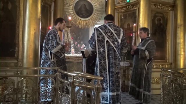 Богослужение на великой вечерни в Великую Пятницу смотреть онлайн