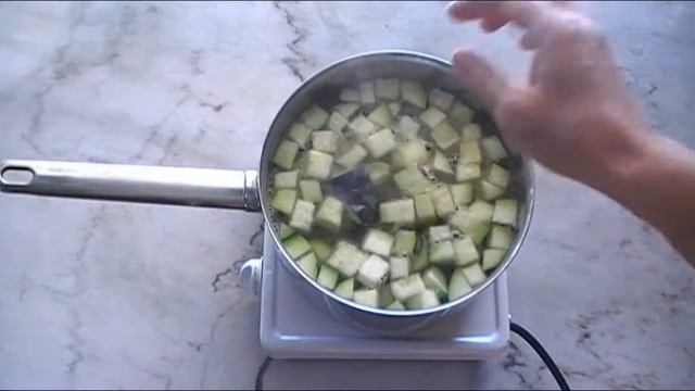 Суп-пюре с кабачком, картофелем и луком. смотреть онлайн