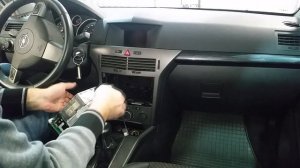 как снять штатную магнитолу опель астра ш , Opel Astra H