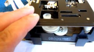SONY MDS-JA3ES (KMS-210A) 1995-97гг. Обзор. Профилактика. Замена пассика мех-ма загрузки диска.