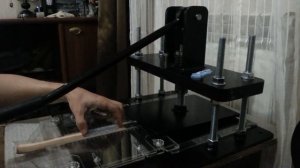 Тиснение кожи растительного дубления акриловыми клише