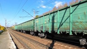 "Зелёный поезд". ВЛ11К-187 с грузовым поездом следует через о.п. Шайтанка