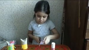 Делаем сказочную совушку из втулки от туалетной бумаги