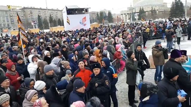 Молебен на площади Ленина в Новосибирске в День народного единства смотреть онлайн