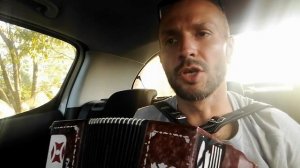 "На побывку едет молодой моряк" на гармони