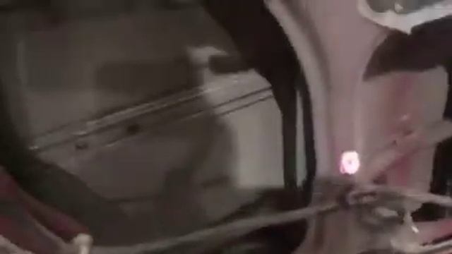 Сняли обшивки, ковры, сиденья. Разобрали весь салон Хонда Цивик, оцениваем шумозащищенность смотреть онлайн