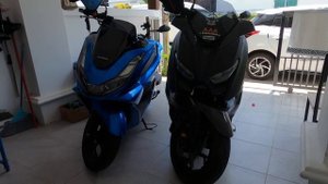 Yamaha X-Max 300 vs Honda PCX 160