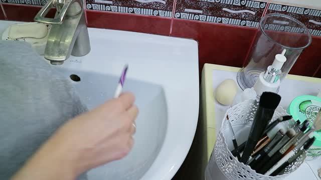 Как правильно мыть кисти и спонжи для макияжа. Дезинфекция смотреть онлайн