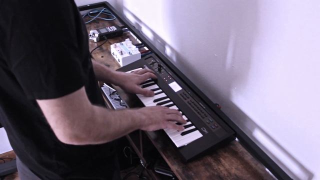 Backroom Beats - Yamaha Reface DX + GFI Specular Tempus смотреть онлайн