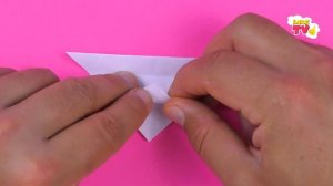 Самые ПРОСТЫЕ СНЕЖИНКИ из бумаги. Как сделать МАЛЕНЬКИЕ СНЕЖИНКИ своими руками. Новогодние поделки