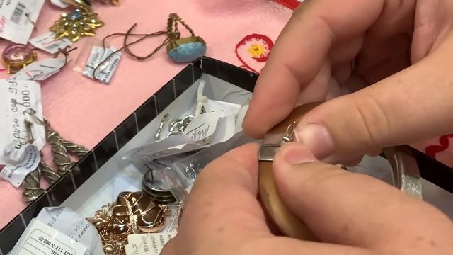 Комиссионный магазин в Москве. Что продают? Какие цены? Комиссионка , секонд хенд , барахолка - 3в1 смотреть онлайн