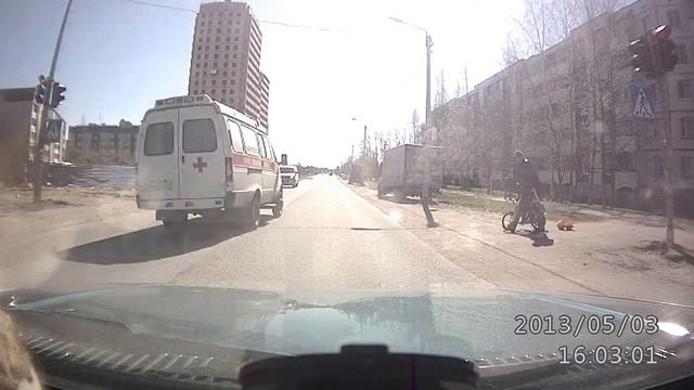Скорая спешит на помощь.
