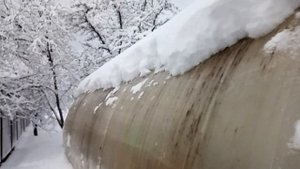 КАК УБРАТЬ СНЕГ С ТЕПЛИЦЫ С ПОМОЩЬЮ МАНГАЛА
