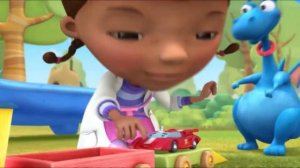 Доктор Плюшева |Время осмотра гоночной машинки |Мультики Disney про игрушки |Узнавайка Disney.