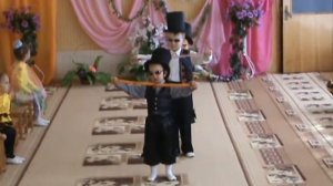 Танец Кротов в детском саду.Средняя группа.