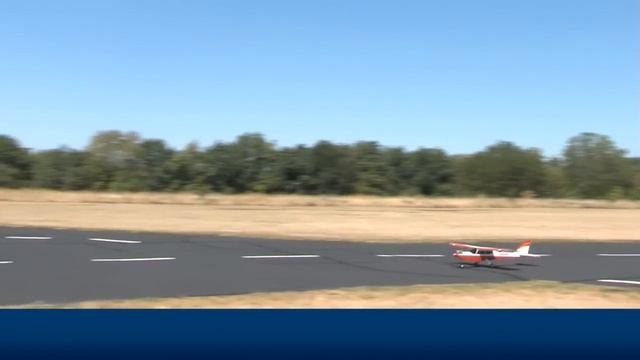 Learning to Fly--Airplane Landings смотреть онлайн