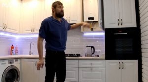 Кухня своими руками.  Обзор недорогой модульной кухни студии. Как собрать кухню своими руками.