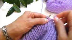 Зимняя женская шапка спицами — модель для начинающих