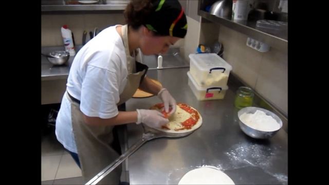 Аджарские хачапури Мастер класс из Old Boulevard Restaurant. Adjarian khachapuri master class смотреть онлайн