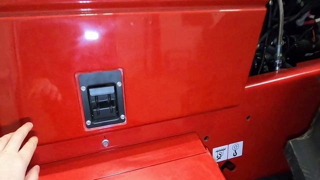Трактор Ростсельмаш 2400 - исследуем со всех сторон
