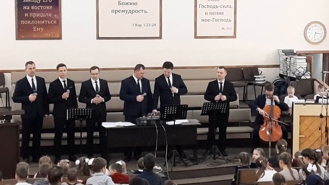 В спящем Вифлееме тишина... Ансамбль «ДОБРАЯ ВЕСТЬ» смотреть онлайн