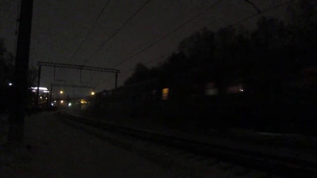 Электровоз ЭП2К с поездом№140М Брянск-Санкт Петербург перегон Латышская-Нара 29.01.2018 смотреть онлайн