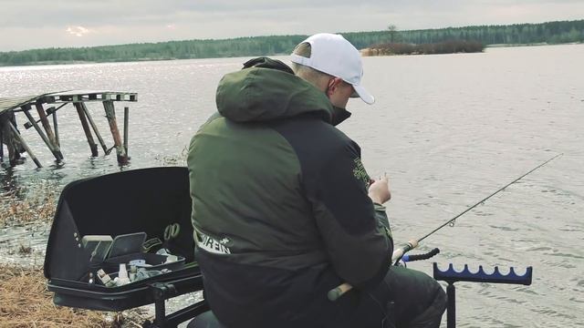 Рыбалка на фидер 2022. Открываем новый сезон! Ловля фидером на карьере смотреть онлайн