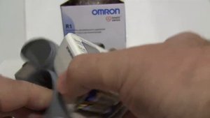 ОНЛАЙН ТРЕЙД.РУ Тонометр OMRON R1 автоматический, на запястье Код товара: 92063