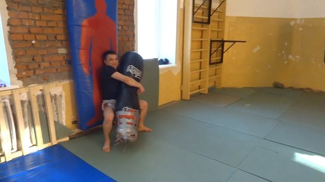 Кроссфит Вставание с отягощением смотреть онлайн