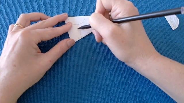 Как вырезать красивую бумажную снежинку просто. Снежинки.#Snowflakes #Снежинки #Узорыдляснежинок
