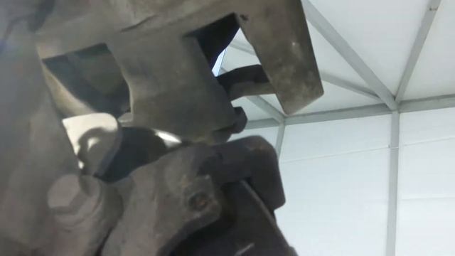 Volvo XC90. Замена передних тормозных колодок. Заметки. смотреть онлайн