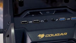 Cougar Panzer-G: игровой корпус со стеклянными стенками