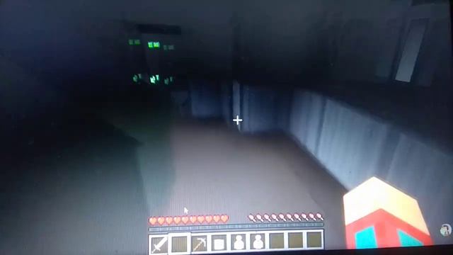 В НАШЕЙ ДЕРЕВНЕ УПАЛА ЛЕТАЮЩАЯ ТАРЕЛКА С ПРИШЕЛЬЦАМИ В МАЙНКРАФТ | Компот Minecraft смотреть онлайн