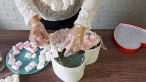 Маршмеллоу и Рафаэлло в коробке. Как сделать букет из конфет.Букет из маршмеллоу