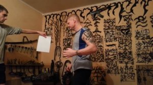 С двух ударов порвал лист формата А 4