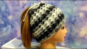 Трансформер шапочка+снуд узором 3Д крючком. Шапочка и снуд для начинающих. (720p).mp4