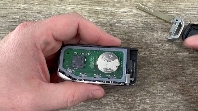2020 - 2022 Kia Sorento Key Fob Battery Replacement - How To Change Replace Sorento Remote Batterie смотреть онлайн