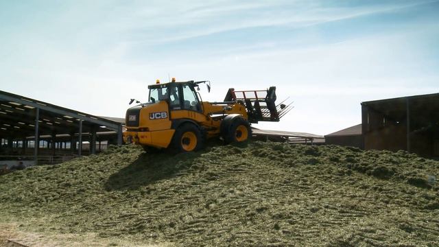 Фронтальный погрузчик с телескопической стрелой JCB Telemaster