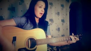 Снежная королева девчачая версия девушка играет на гитаре и поет юливка