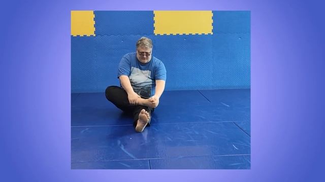 Утренняя зарядка // Упражнения на растяжку ног // ЦДТ "Ново-Переделкино" смотреть онлайн