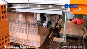 Упаковка кирпича керамического в стретч худ на машине ОМС IS43