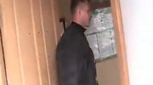 Там по периметру горят фонари