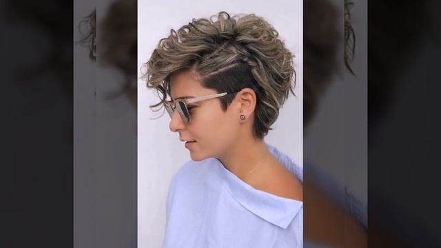 Latest Curly Short Pixie Bob Haircuts & Hair Color Ideas For Women According To Celeb Hairstylists смотреть онлайн